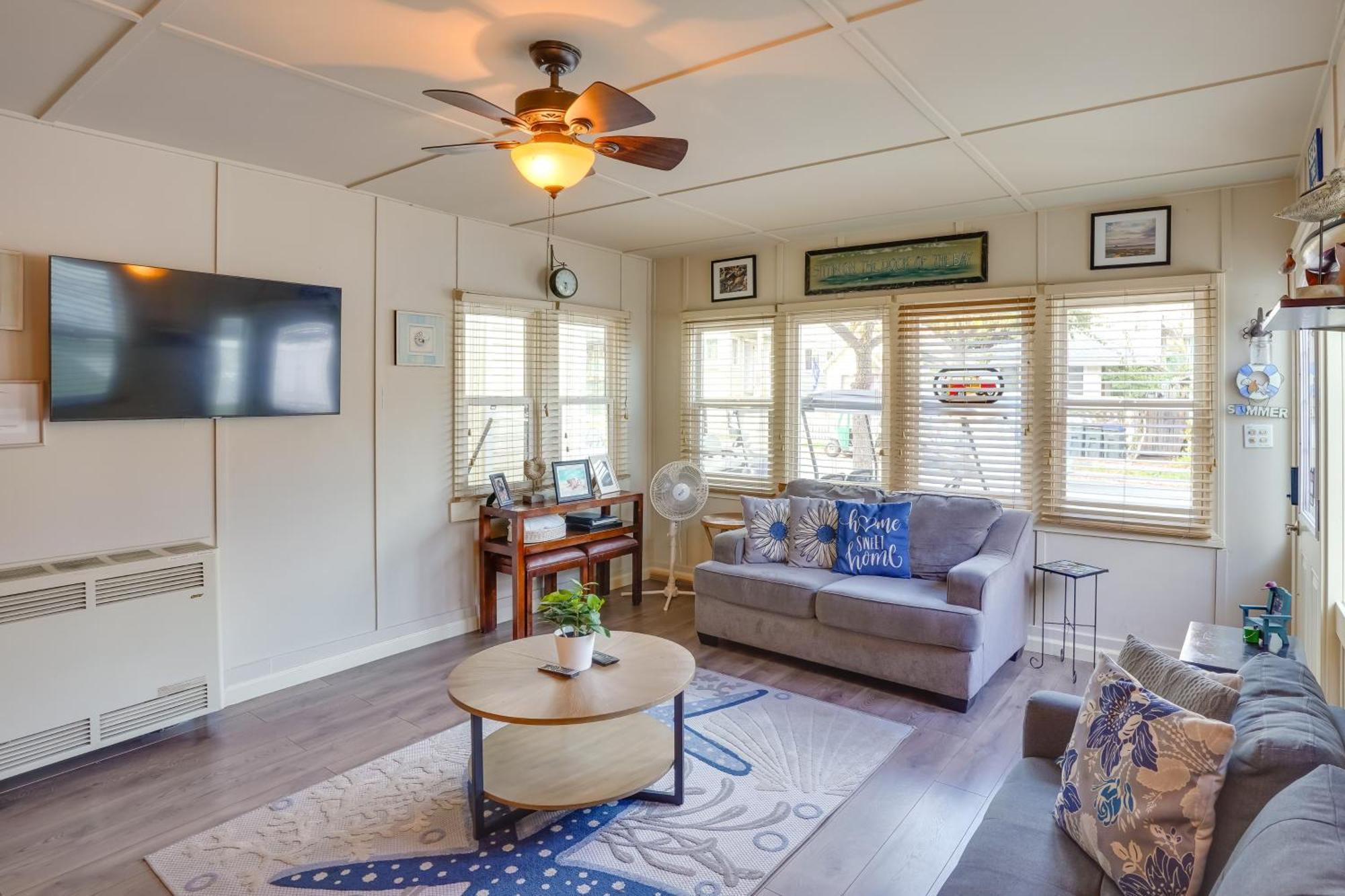 Historic Nautical Retreat Steps From Beach And Bites Villa Avalon Exterior photo